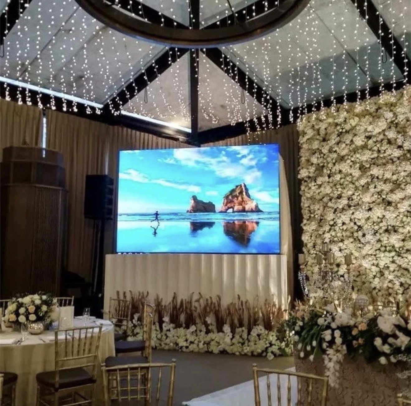 Large indoor LED screen for live event